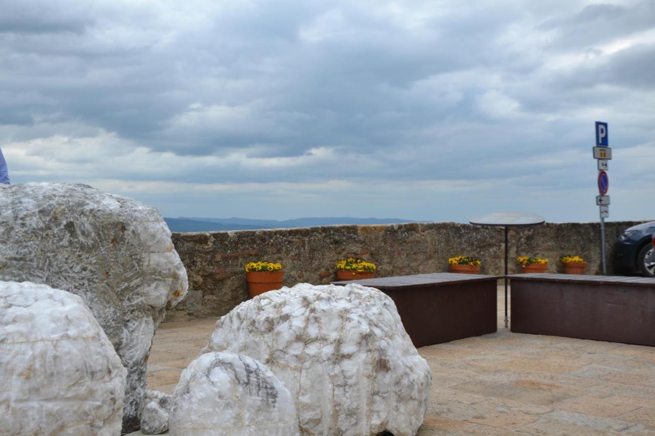 Appartement Il Nido Dei Priori à Volterra Extérieur photo